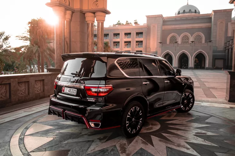 Nissan Patrol Nismo (Zwart), 2023 te huur in Abu Dhabi