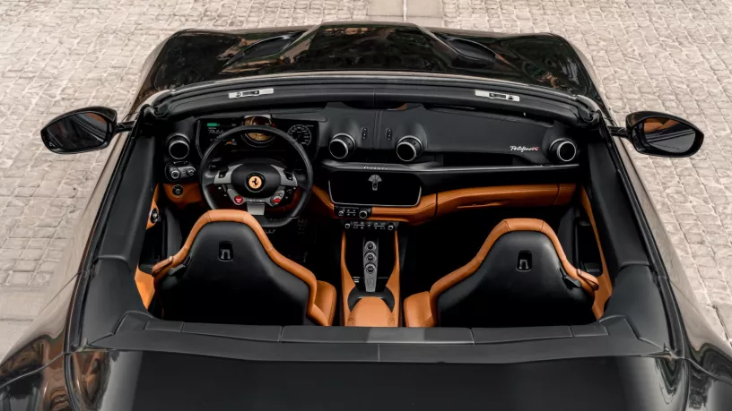 Ferrari Portofino Rosso (Noir), 2022 &agrave; louer &agrave; Abu Dhabi