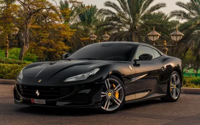 Abu Dabi'de kiralık Ferrari Portofino Rosso (Siyah), 2022