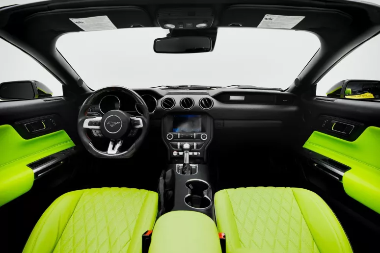 Dubai'de kiralık Ford Mustang (Sarı), 2021