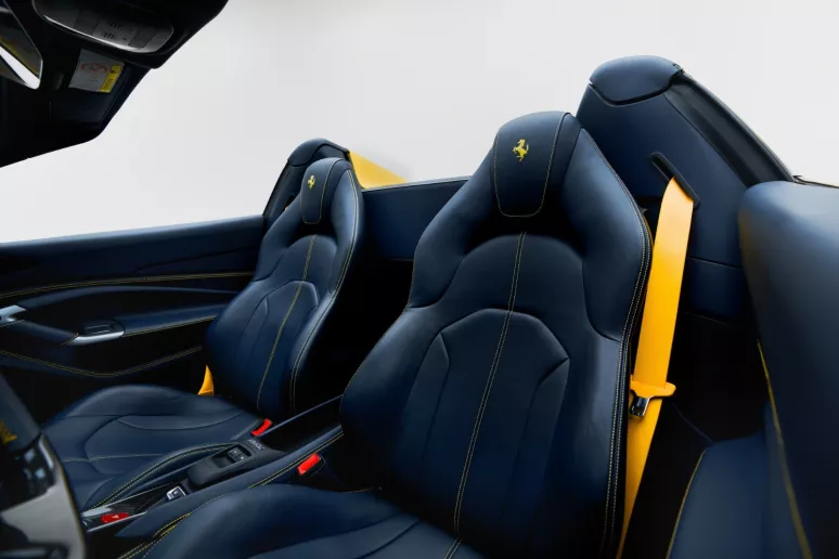 Dubai'de kiralık Ferrari 812 Superfast (Sarı), 2019