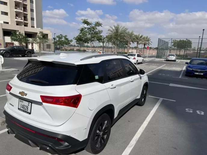 Chevrolet Captiva (Wei&szlig;), 2023  zur Miete in Dubai