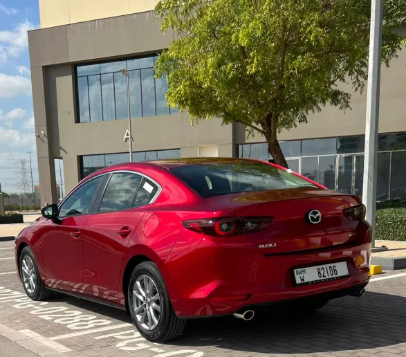 Şarika'de kiralık Mazda 3 (Kırmızı), 2024