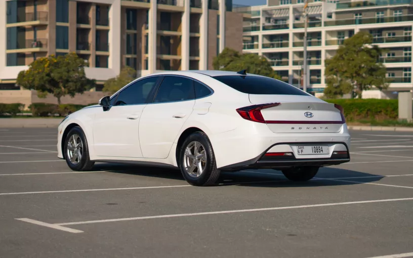 Hyundai Sonata (Белый), 2021 для аренды в Дубай