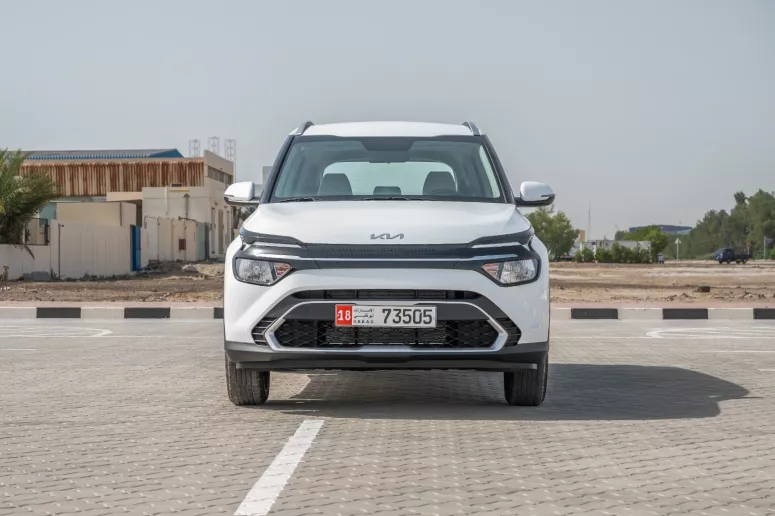 KIA Carens (Blanco), 2024 para alquiler en Sharjah