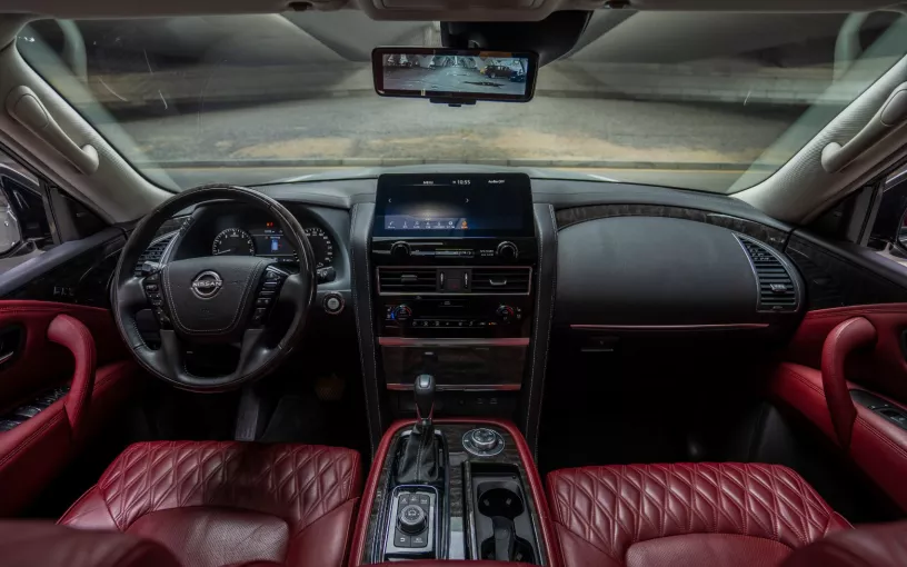 Dubai'de kiralık Nissan Patrol Platinum V6 (G&uuml;m&uuml;ş), 2024