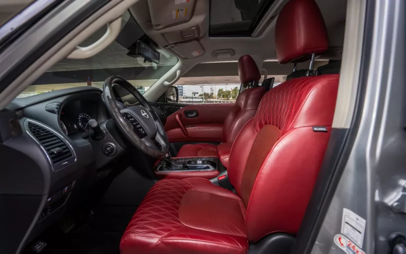 Dubai'de kiralık Nissan Patrol Platinum V6 (G&uuml;m&uuml;ş), 2024