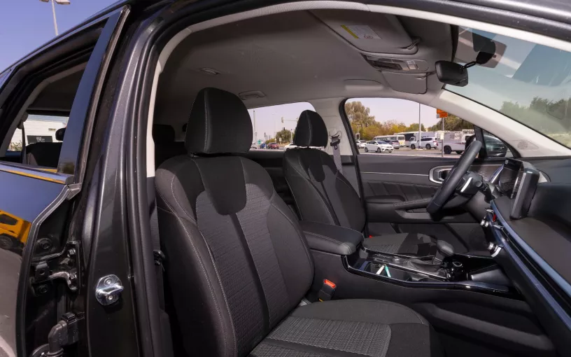 KIA Sorento (Donker Grijs), 2024 te huur in Dubai