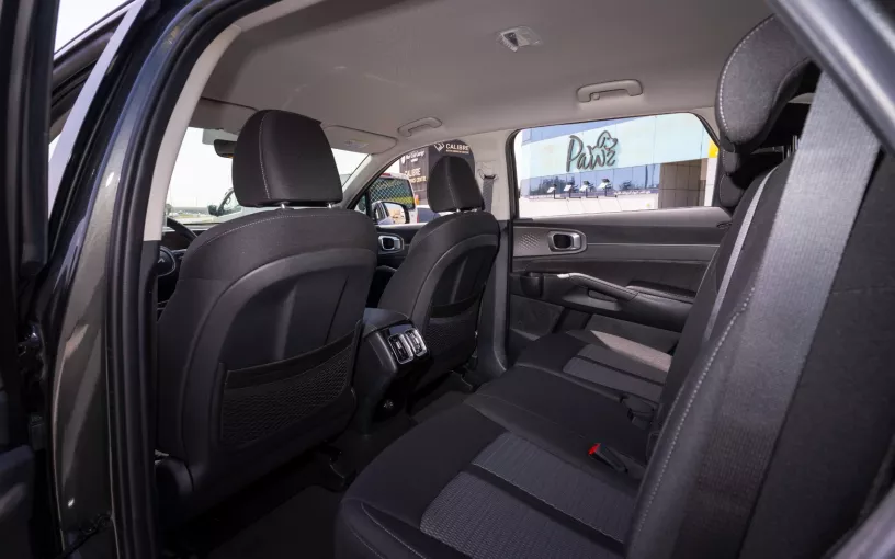 KIA Sorento (Donker Grijs), 2024 te huur in Dubai
