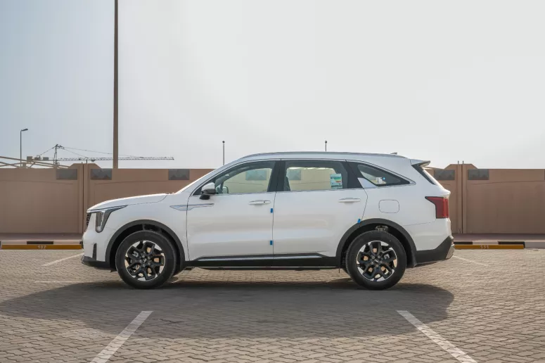 Dubai'de kiralık KIA Sorento (Beyaz), 2024