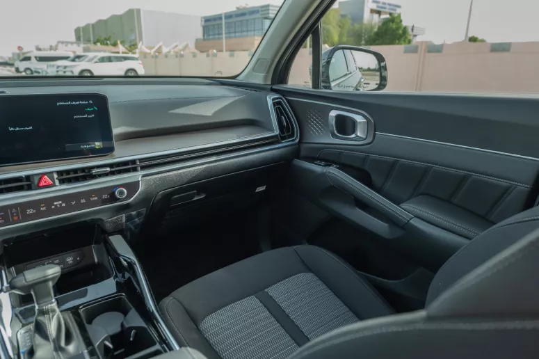 Dubai'de kiralık KIA Sorento (Beyaz), 2024