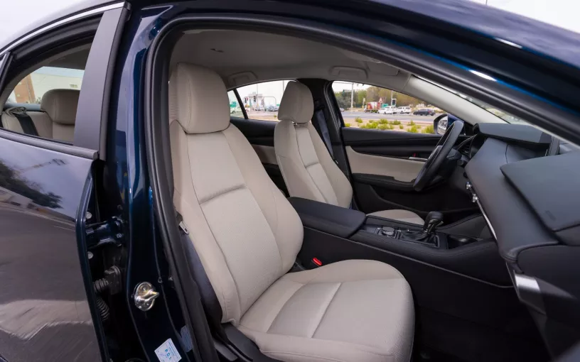 Şarika'de kiralık Mazda 3 (Derin Mavi İnci), 2024