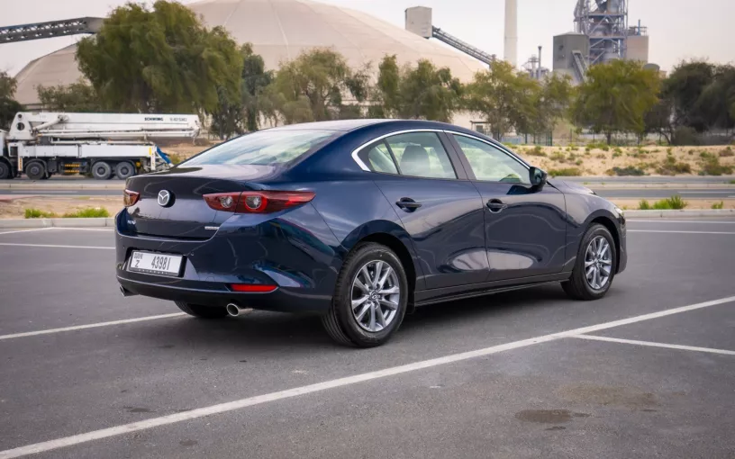Şarika'de kiralık Mazda 3 (Derin Mavi İnci), 2024