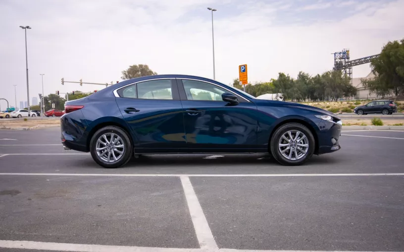 Şarika'de kiralık Mazda 3 (Derin Mavi İnci), 2024