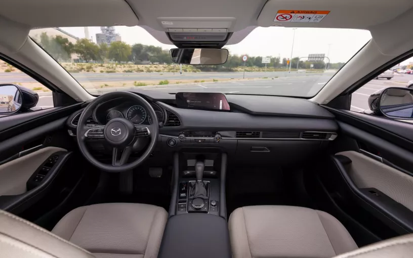 Şarika'de kiralık Mazda 3 (Derin Mavi İnci), 2024