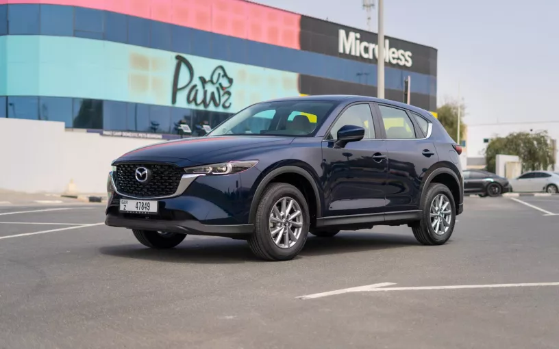 Mazda CX5 (Azul), 2024 para alquiler en Dub&aacute;i