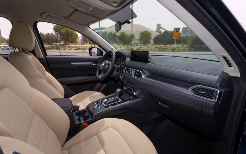 Mazda CX5 (Azul), 2024 para alquiler en Dub&aacute;i