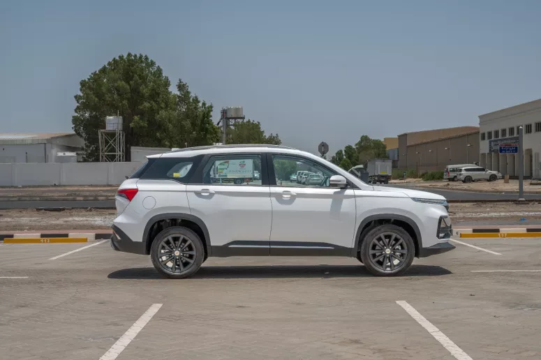 Chevrolet Captiva (Bianca), 2024 in affitto a Dubai