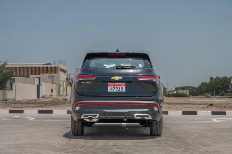 Chevrolet Captiva (Zwart), 2024 te huur in Abu Dhabi