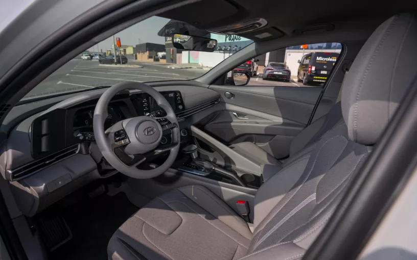 Hyundai Elantra (Серый), 2024 для аренды в Шарджа