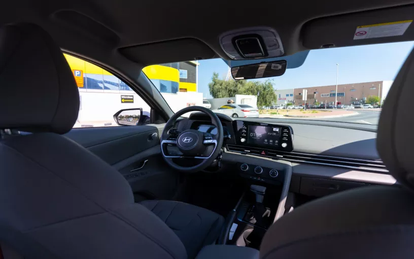 Hyundai Elantra (Белый), 2024 для аренды в Шарджа