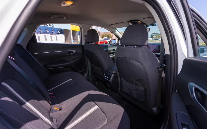 Res&uuml;'l-Hayme'de kiralık Hyundai Sonata (Beyaz), 2024