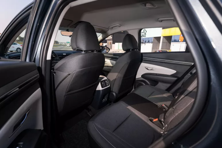 Hyundai Tucson (Negro), 2024 para alquiler en Dub&aacute;i