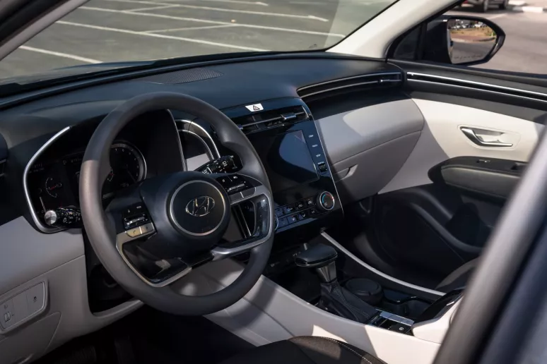 Hyundai Tucson (Negro), 2024 para alquiler en Dub&aacute;i