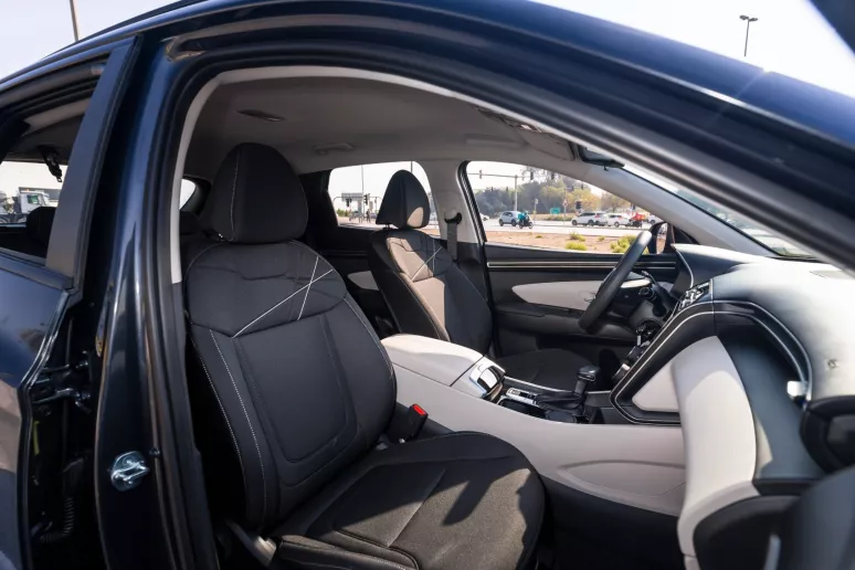 Hyundai Tucson (Negro), 2024 para alquiler en Dub&aacute;i