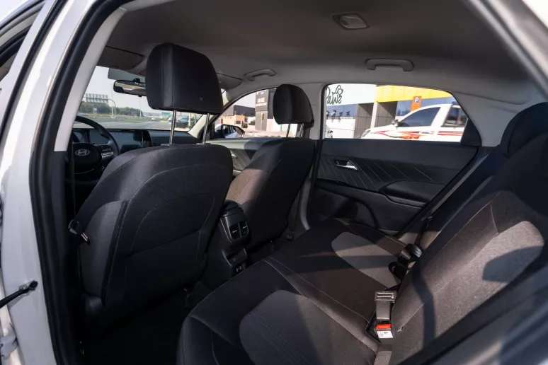 Dubai'de kiralık Hyundai Accent (Beyaz), 2024