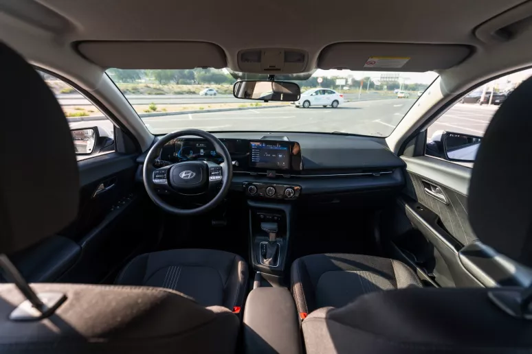 Dubai'de kiralık Hyundai Accent (Beyaz), 2024