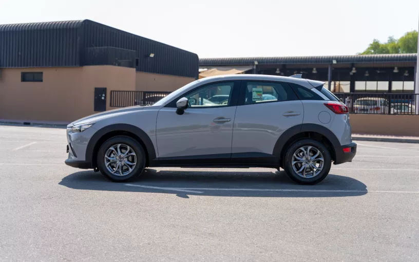 Şarika'de kiralık Mazda CX3 (Gri), 2024