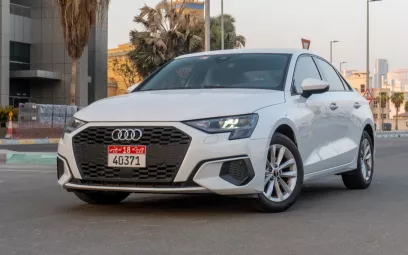 Abu Dabi'de kiralık Audi A3 (Beyaz), 2023