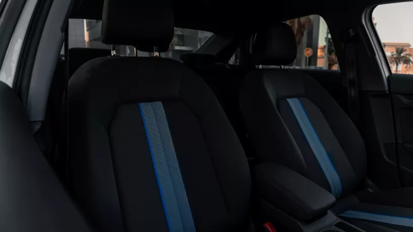 Abu Dabi'de kiralık Audi A3 (Beyaz), 2023
