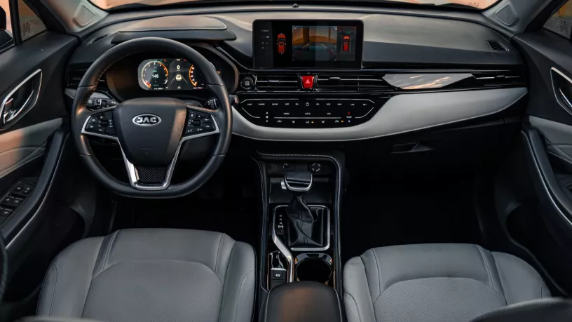 JAC JS4 (Negro), 2023 para alquiler en Abu Dhabi