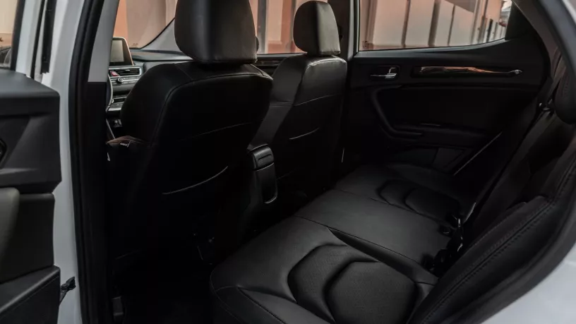JAC S3 (Blanco), 2023 para alquiler en Abu Dhabi