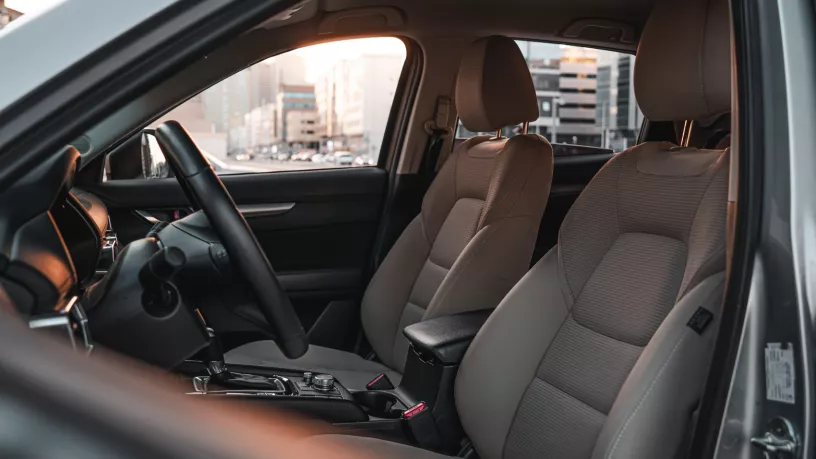 在阿布扎比 租 马自达CX5 (灰色), 2021