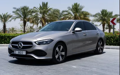 Mercedes C200 (Серебро), 2022 для аренды в Дубай