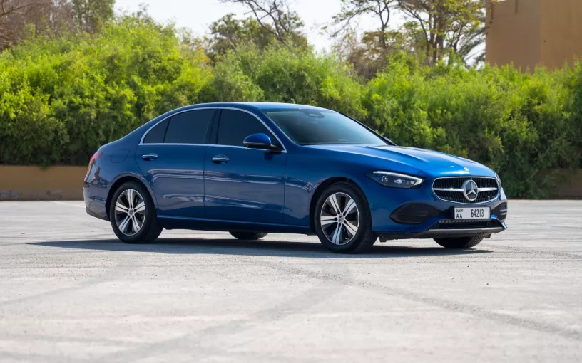 Mercedes C200 (Blu), 2022 in affitto a Ras Al Khaimah