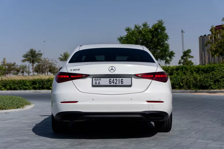 Mercedes C200 (Белый), 2022 для аренды в Рас-эль-Хайме