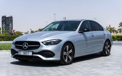 Mercedes C200 (Серебро), 2022 для аренды в Дубай