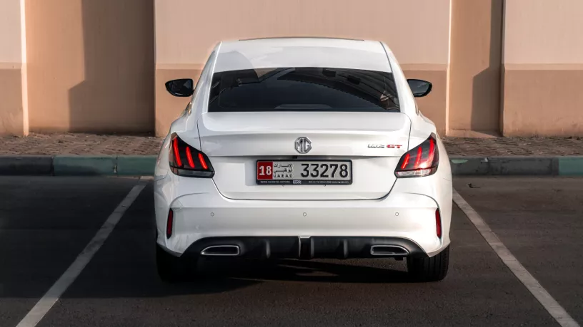 MG GT (Blanco), 2023 para alquiler en Abu Dhabi