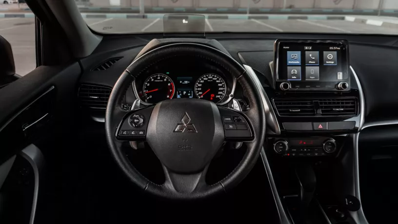 Mitsubishi Eclipse Cross (Argent), 2023 &agrave; louer &agrave; Abu Dhabi