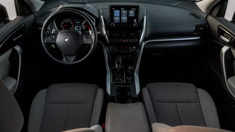 Mitsubishi Eclipse Cross (Argent), 2023 &agrave; louer &agrave; Abu Dhabi