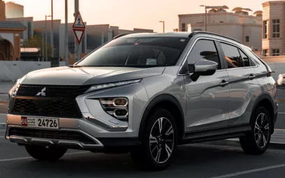 Abu Dabi'de kiralık Mitsubishi Eclipse Cross (G&uuml;m&uuml;ş), 2023