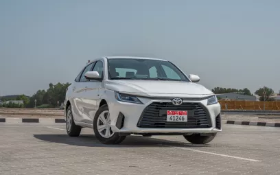 Toyota Yaris (Wei&szlig;), 2024 zur Miete in Dubai