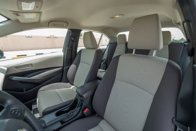 Res&uuml;'l-Hayme'de kiralık Toyota Corolla (Beyaz), 2024