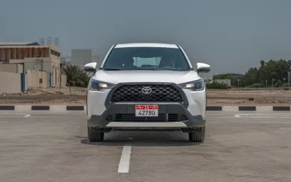 Toyota Corolla Cross (Wei&szlig;), 2024 zur Miete in Dubai