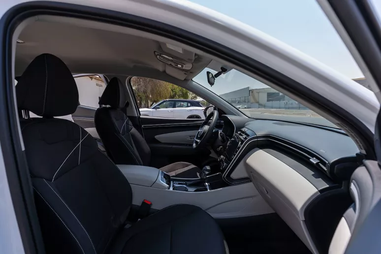 Hyundai Tucson (Blanco), 2024 para alquiler en Dub&aacute;i