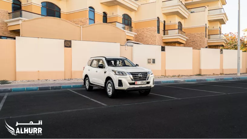 Nissan Xterra (Blanco), 2024 para alquiler en Dub&aacute;i
